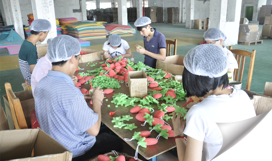 كرسي قابل للطي من البلاستيك