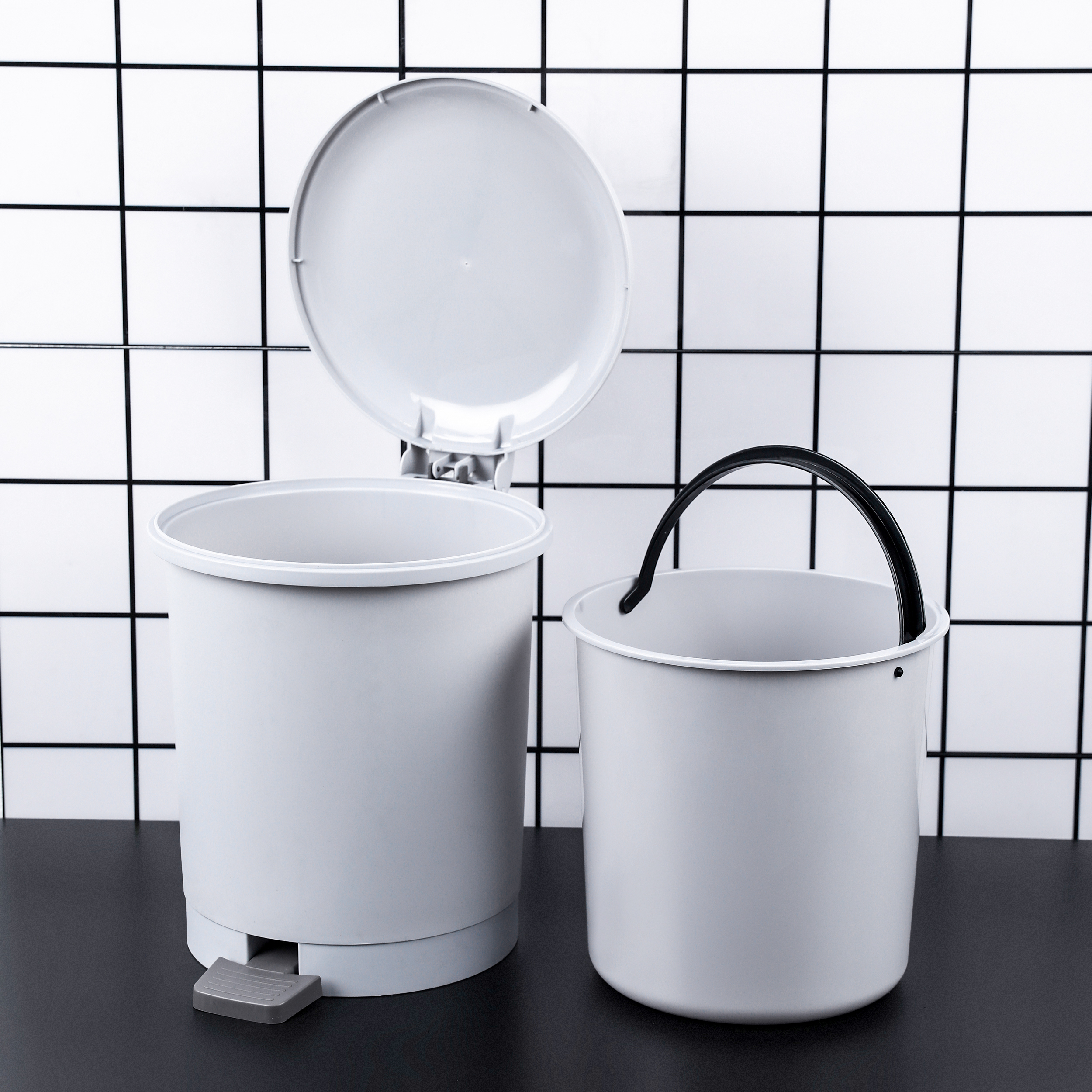 علب القمامة للمطبخ