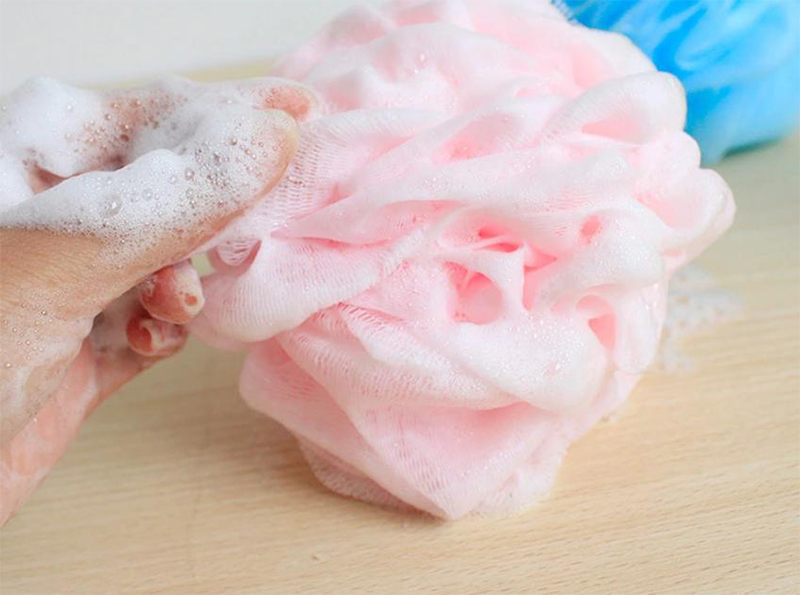 حمام الكرة مع حلقة