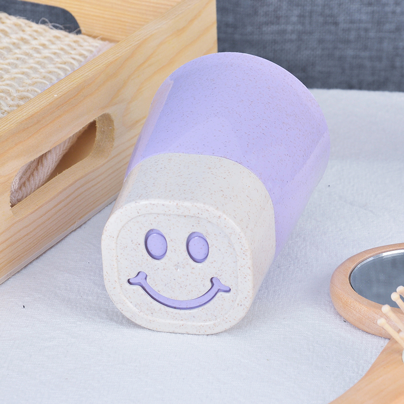 كوب غسول الفم البلاستيكي