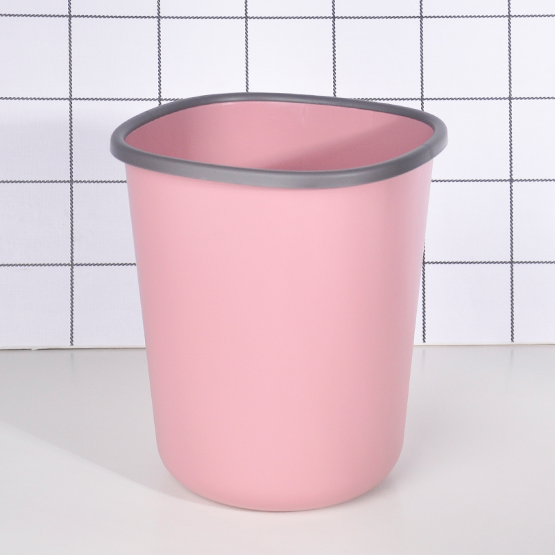 سلة المهملات الحمام