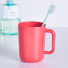 أكواب شهيرة حديثة لغسول الفم BPA أكواب بلاستيكية زرقاء حليب الفم
